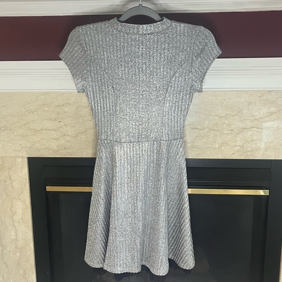 Nowadays Silver Ribbed with Lace Detail Pullover Holiday Dress Juniors XS - Picture 4 of 13